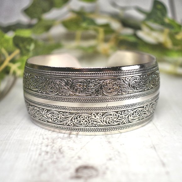 Set of 5 Vintage Bangle Cuff Bracelets - Silver Pewter - Picture 3 of 10